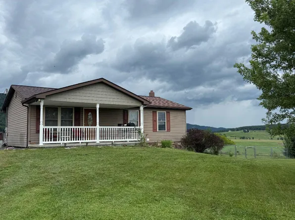 171 Twin Oaks Dr, Maysville, WV 26833