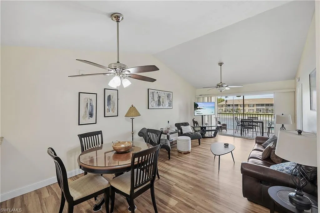 3 bed, 2.0 bath, 1267 sqft, $4,200 — Photo 2
