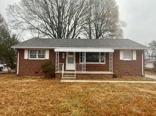 305 N Sellars Mill Rd, Burlington, NC 27217