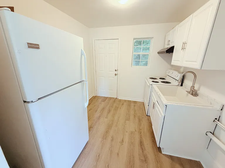 443 Dargan Pl SW — Photo 9