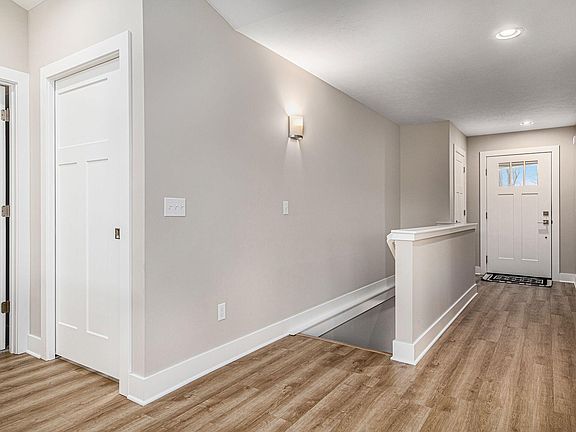 3rd image of 10631 Gracie Ln