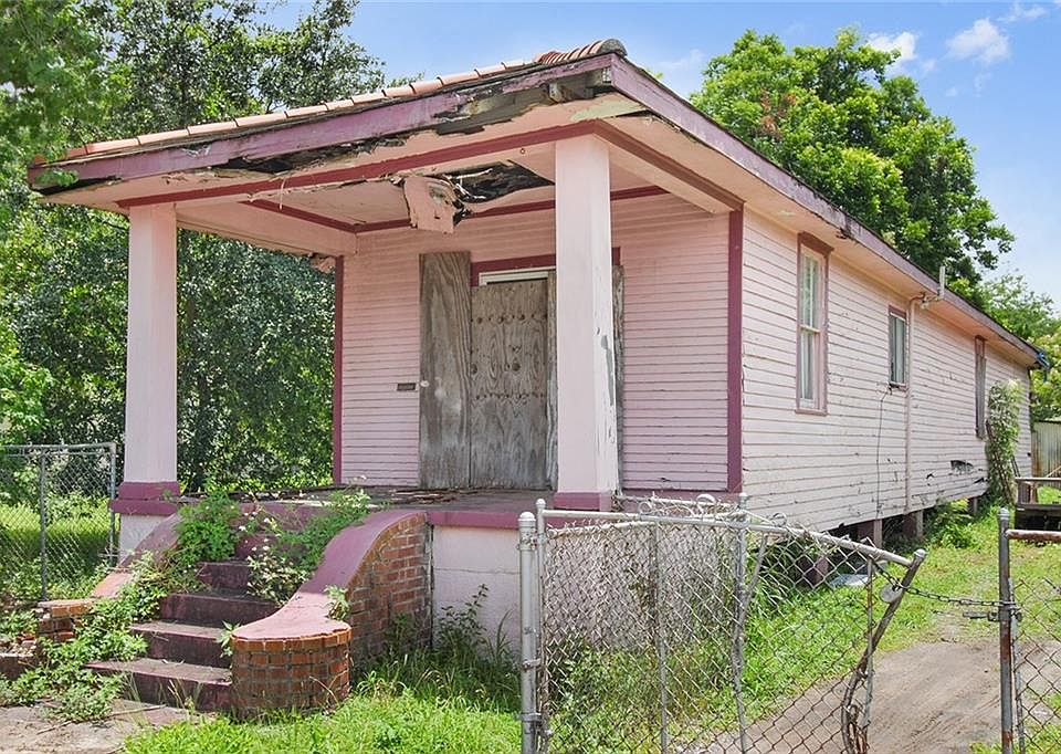 2nd image of 719 Tricou St