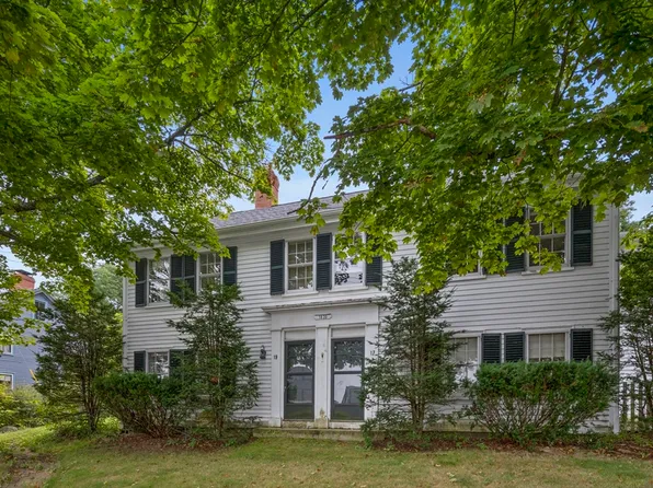 19 Eastern Ave, Essex, MA 01929