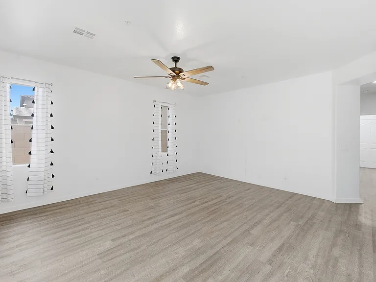 12175 W Chase Ln — Photo 14