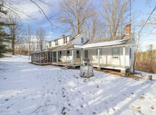 595 Spring Hill Rd, Moscow, PA 18444