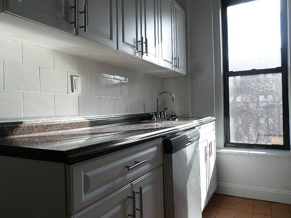 2nd image of 2907 31st Ave APT 4B