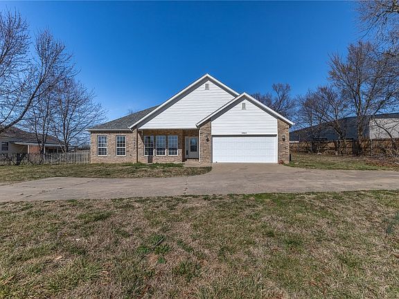 2nd image of 12842 Ruby Rd