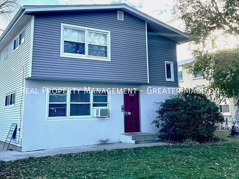 2009 Lake Point Dr #C — Photo 1