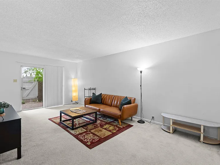 2601 Bellefontaine St #C116 — Photo 15