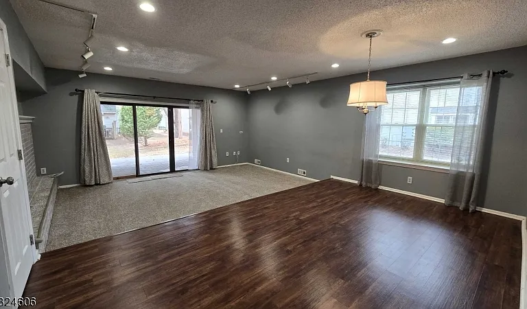 16 Lyon Ln — Photo 6