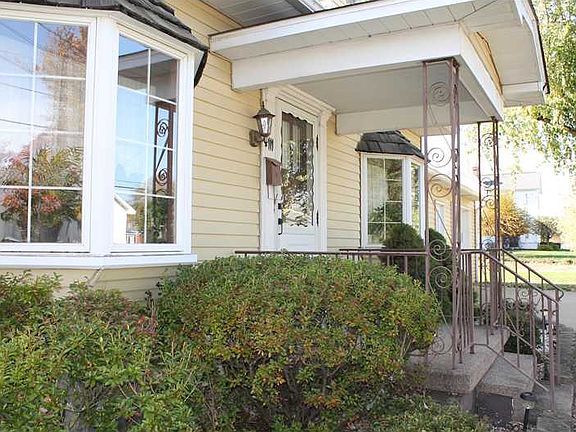 3rd image of 111 Allen Ave