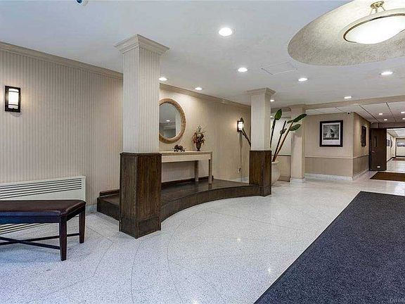 4th image of 410 E Broadway APT 4A