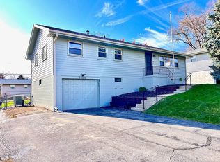 11021 Prairie Hills Dr, Omaha, NE 68144