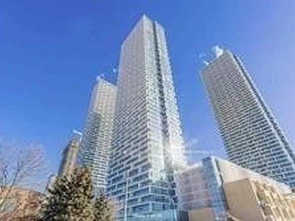 898 Portage Pkwy #1001, Vaughan, ON L4K 4Z4