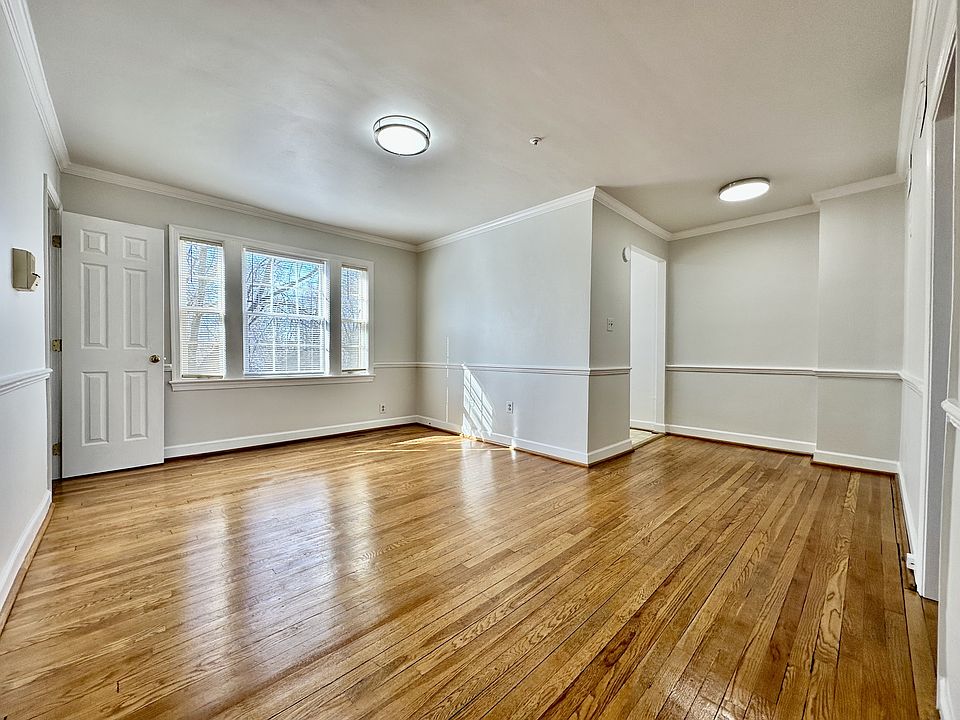1st image of 907 Church St #3