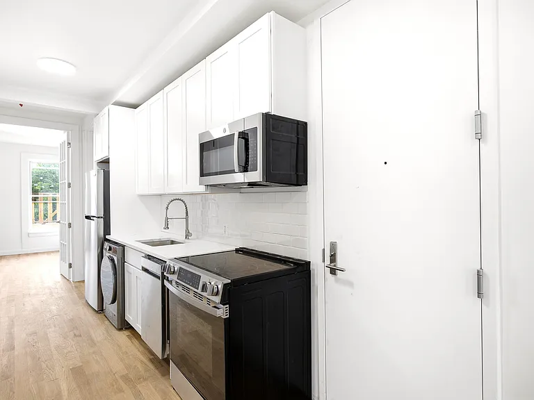 75 Bainbridge St #3B — Photo 4