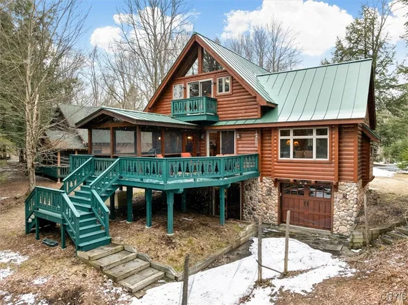 576 S Shore Rd, Old Forge, NY 13420