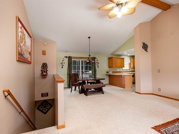 3rd image of 14267 Spruce Hollow Dr