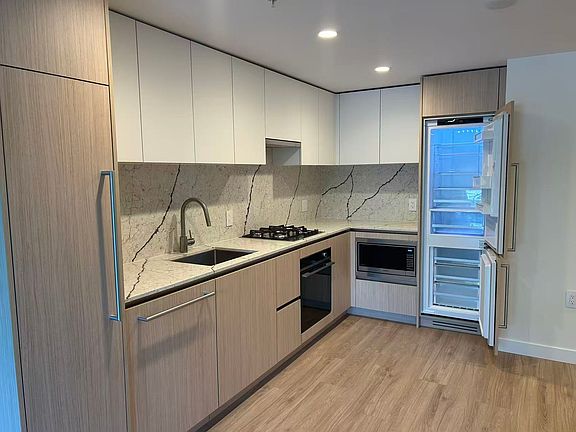 5th image of 2135 Springer Ave #409