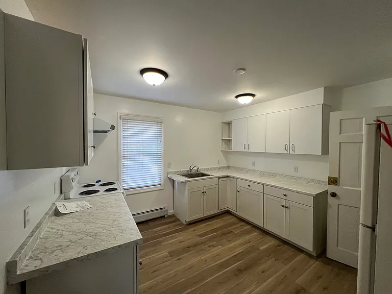 292 Pearl St #3 — Photo 10