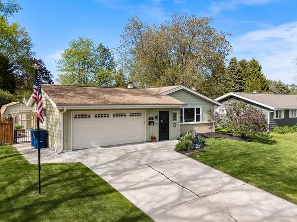 240 East Antoine DRIVE, Port Washington, WI 53074