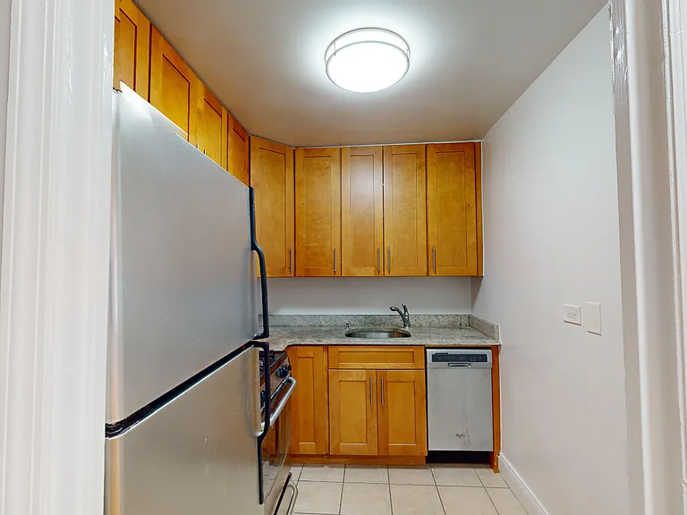 50 W 97th St #2L — Photo 6