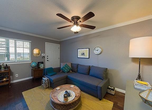 4th image of 1407 W 39th 1/2 St APT 102