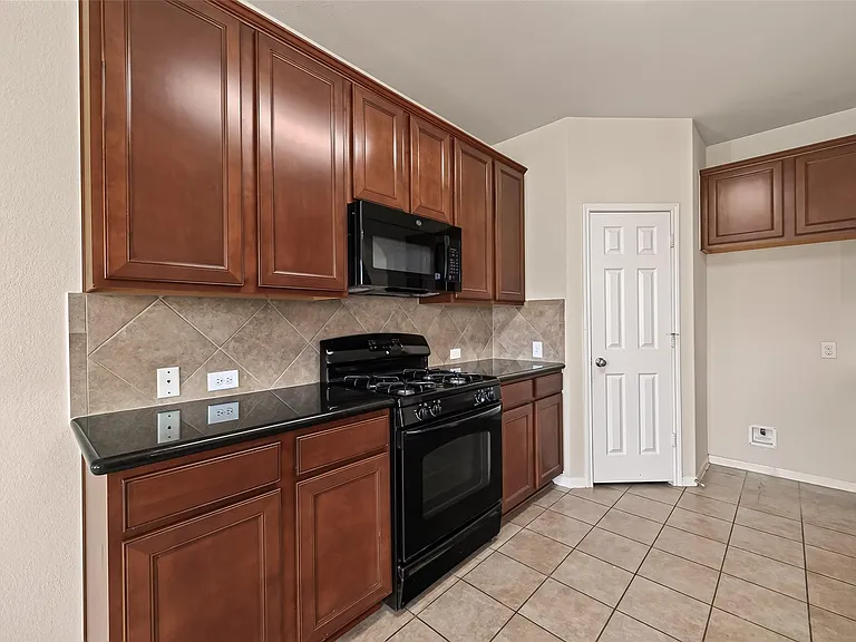 9118 Cavalier Ln — Photo 16