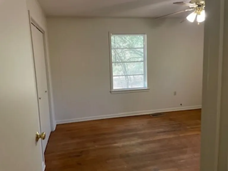 1025 W Sloan St — Photo 8