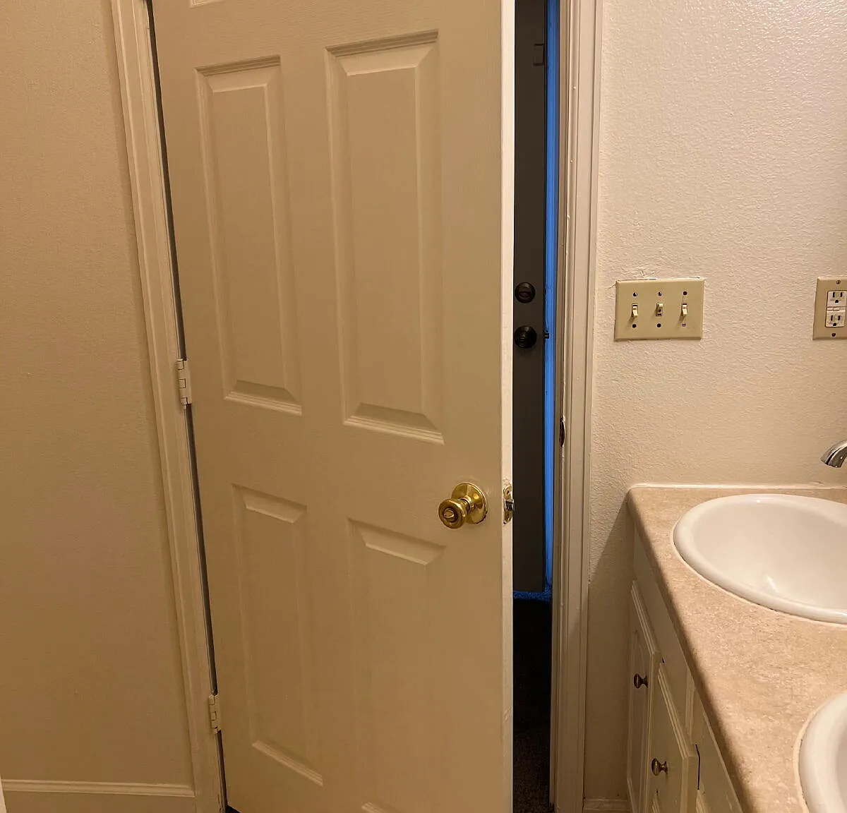 2 bed, 1.0 bath, 1100 sqft, $1,450 — Photo 2