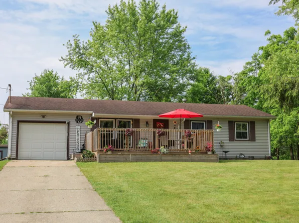 26 Barnard St, Hillsdale, MI 49242