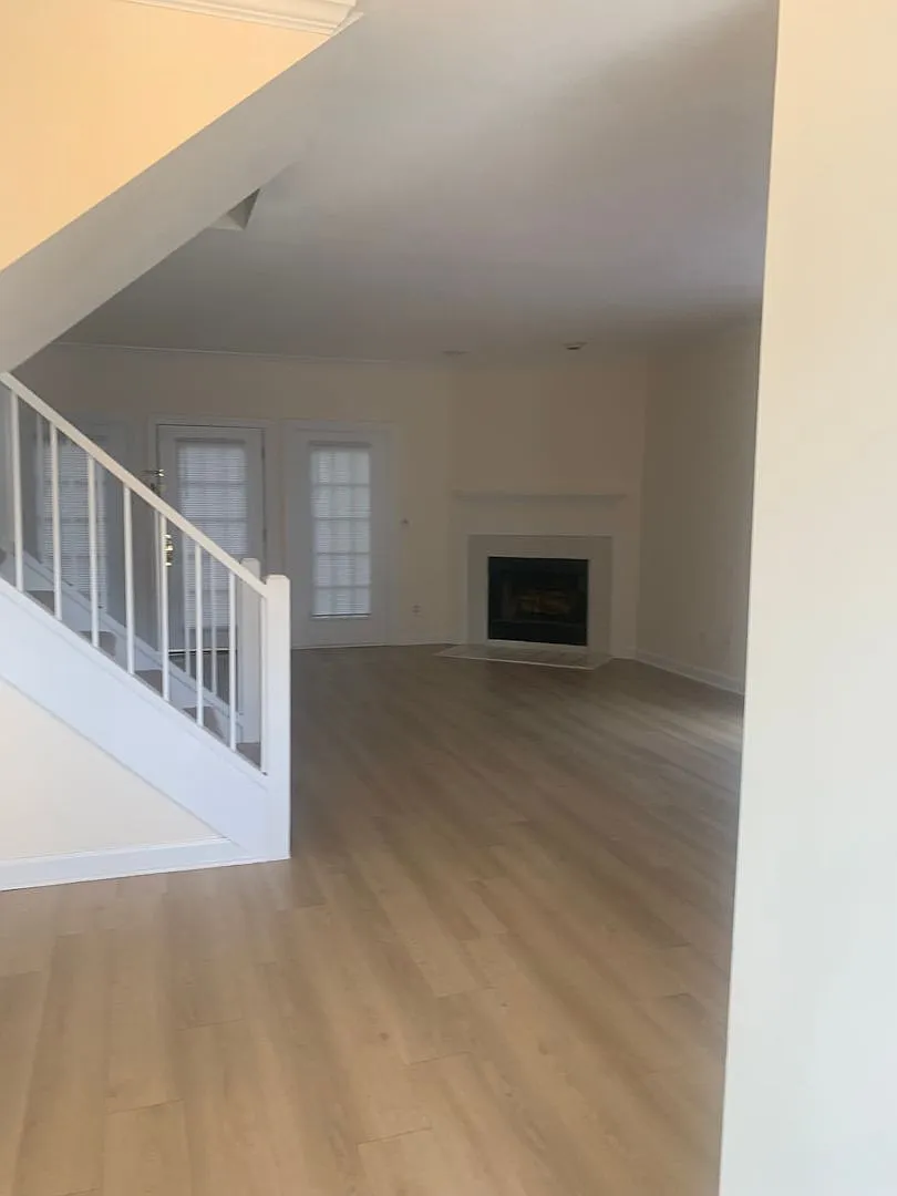 6133 Highcastle Court ~ Londonderry Townhome ~ Pets Negotiable ~ 3 brm~ 2 1/2 bath end unit — Photo 2