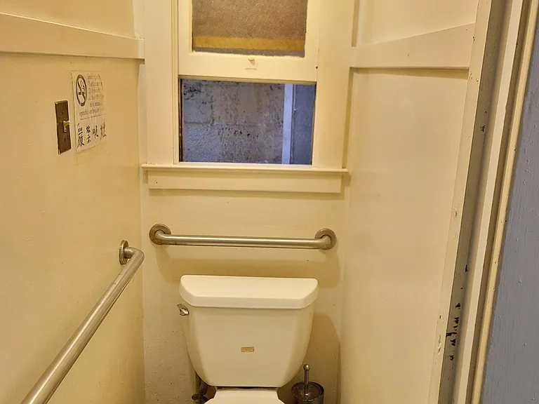 755 Clay St #12 — Photo 6