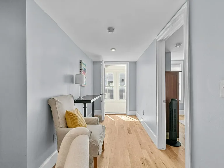 382 Spring St #A — Photo 9