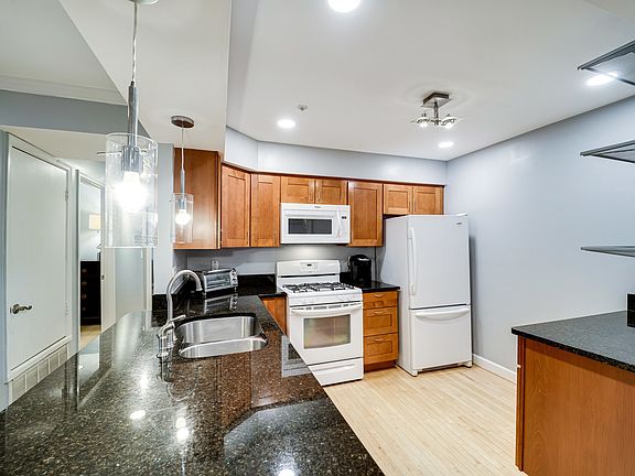 3rd image of 6603 Thackwell Way #4C