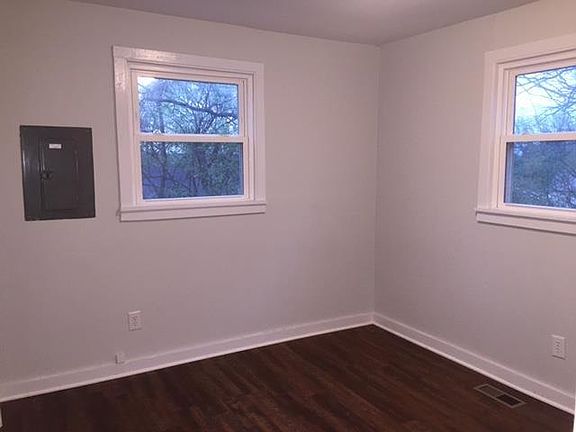 5th image of 221 Whitney Park Dr