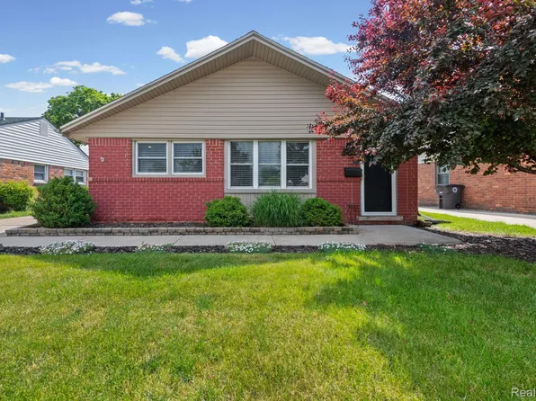 18525 Hinton St, Riverview, MI 48193