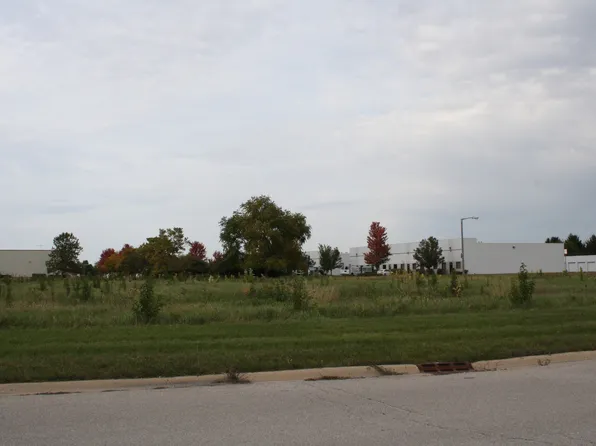 94 Templeton Dr, Oswego, IL 60543