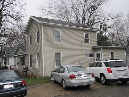 518 E Walnut St #1/2 Photo 1