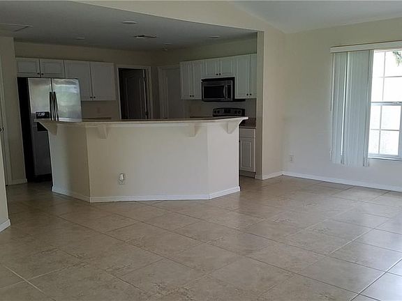 5th image of 2427 NE 22nd Ave