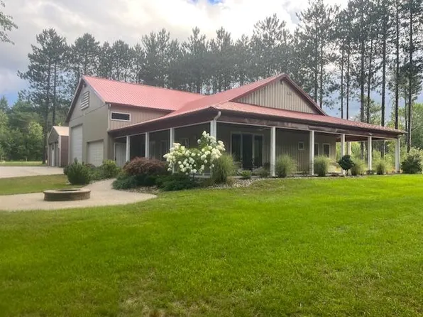 5989 River Rd, Manistee, MI 49660