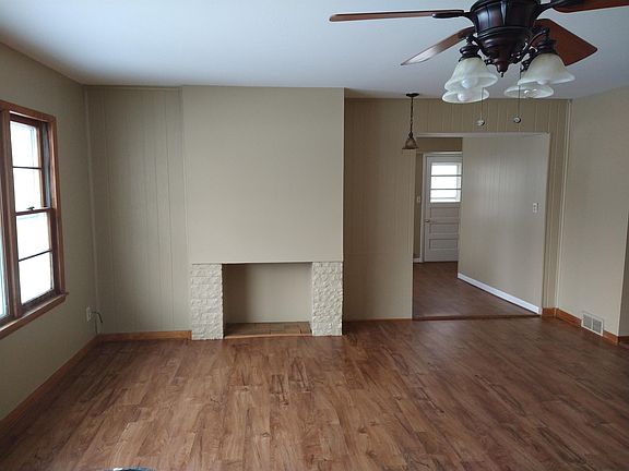 2nd image of 937 W Linden Ave