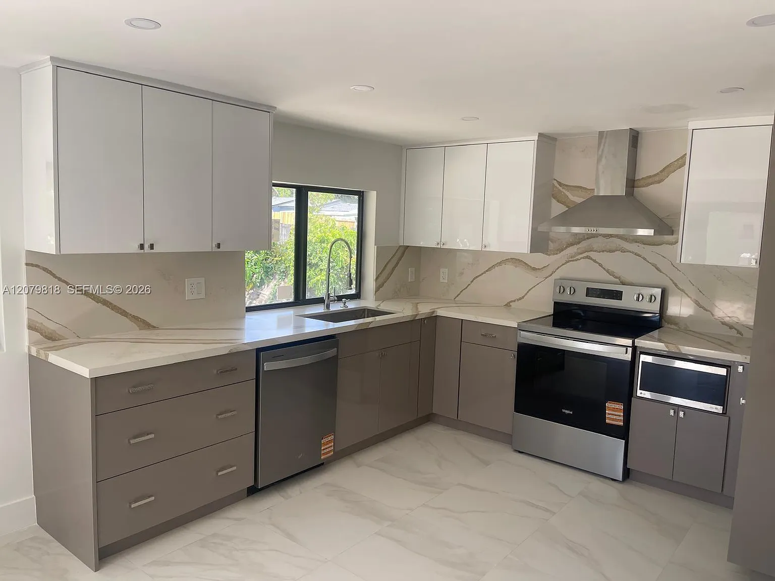 Biscayne Gardens Sec E Pa — Photo 2