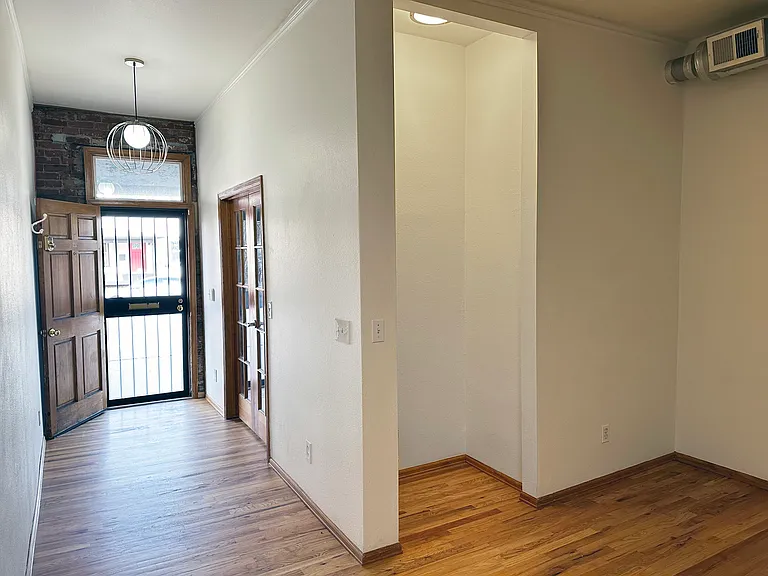 722 W 5th Ave — Photo 12
