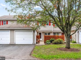 102 Pine Ct, York, PA 17408