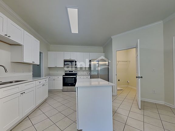 4th image of 1520 Paxton Dr