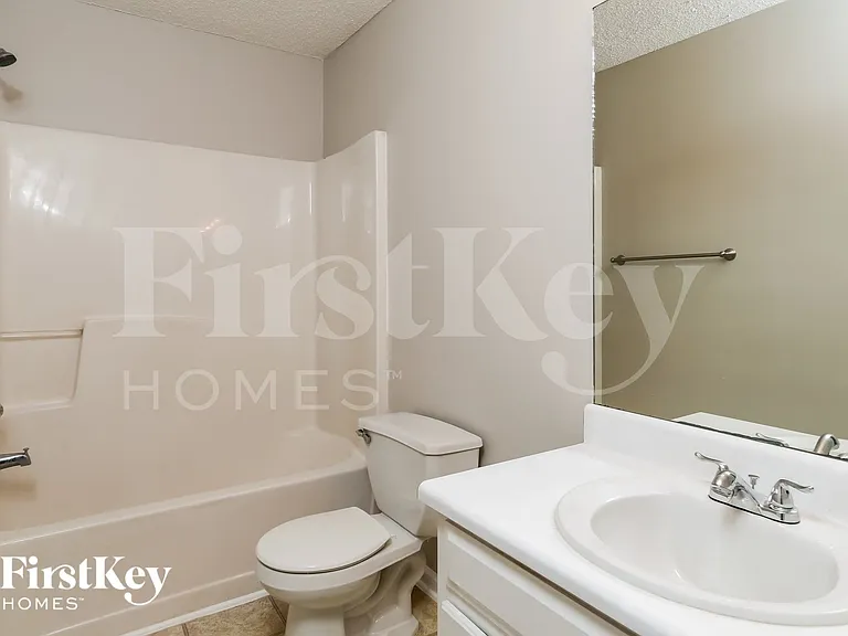 1046 Preserve Ln — Photo 7