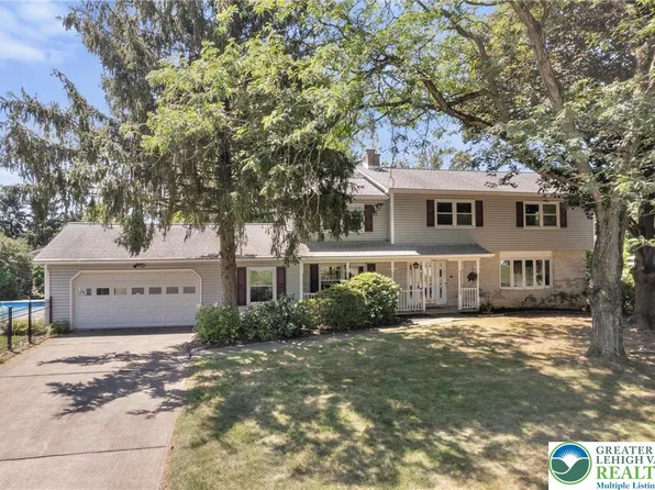 3636 Gloucester Dr, Bethlehem, PA 18020