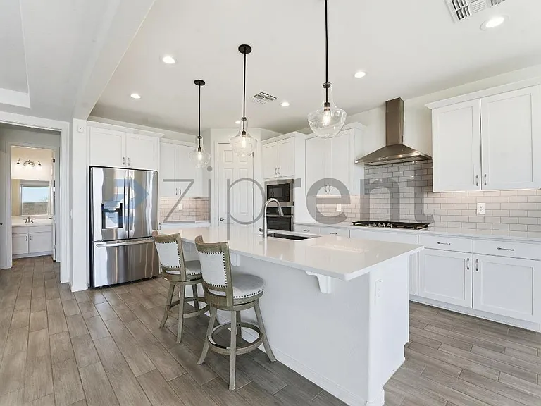 2313 N 195th Dr — Photo 18