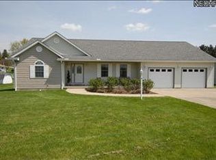 330 Spring Valley Dr, Zanesville, OH 43701